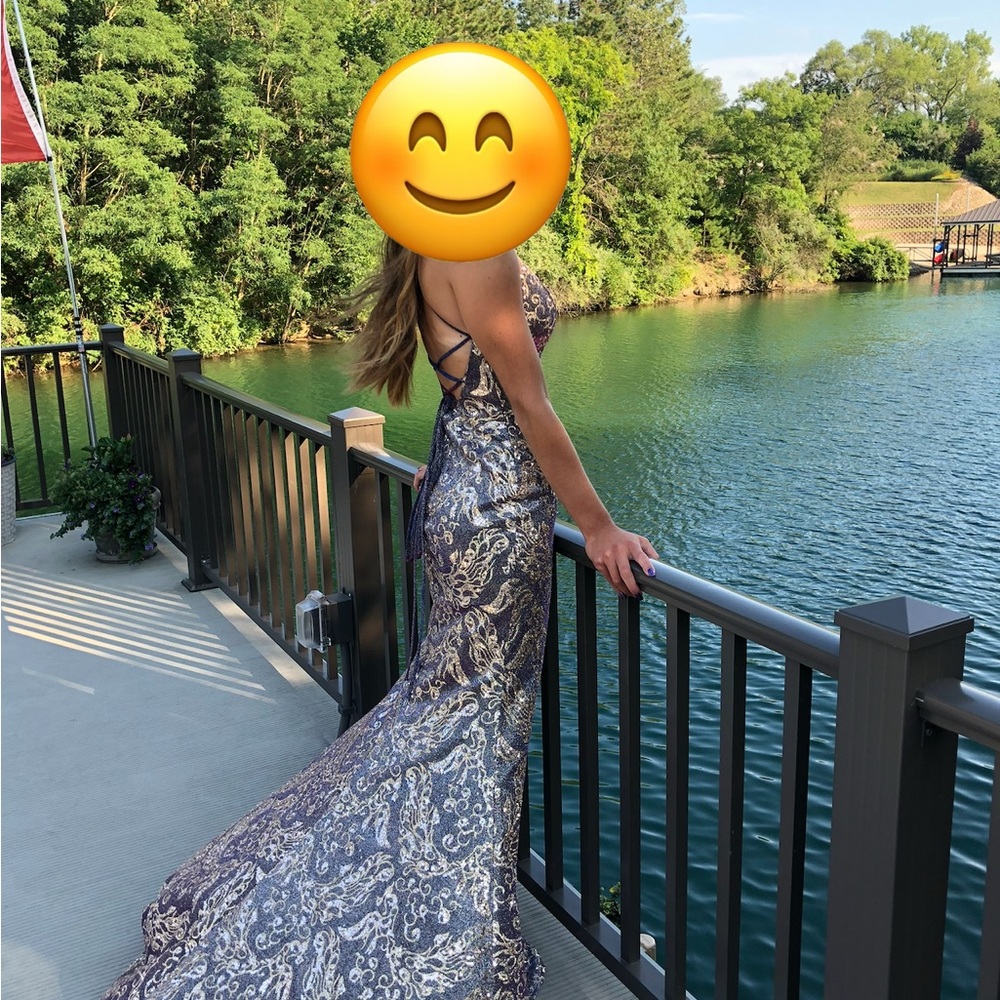 Elegant Purple iridescent sequined Evening Gown - Picture 1 of 3